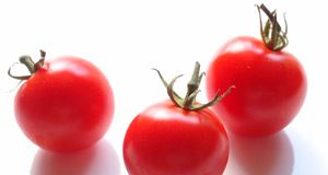 Eating tomatoes may be good for the brain