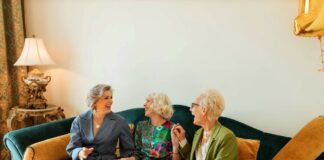 Diabetic? These 7 habits could lower your risk of dementia Elderly women group of friends enjoying