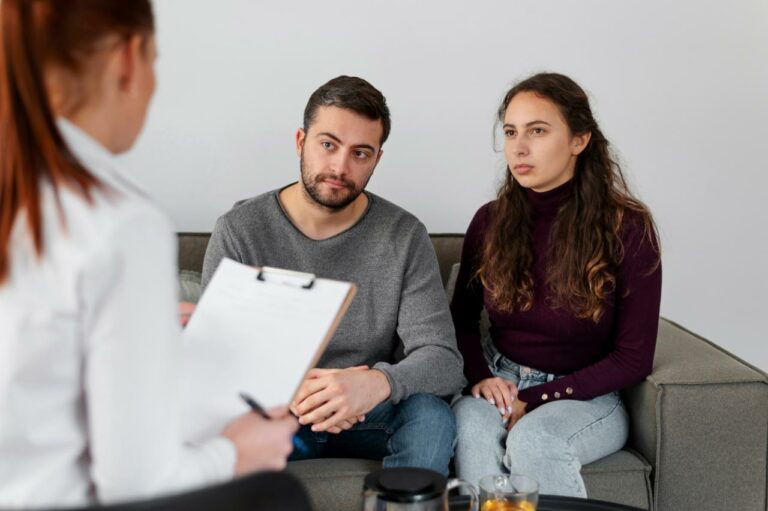 How Couples Therapy Helps Rebuild Communication - Complete Wellbeing